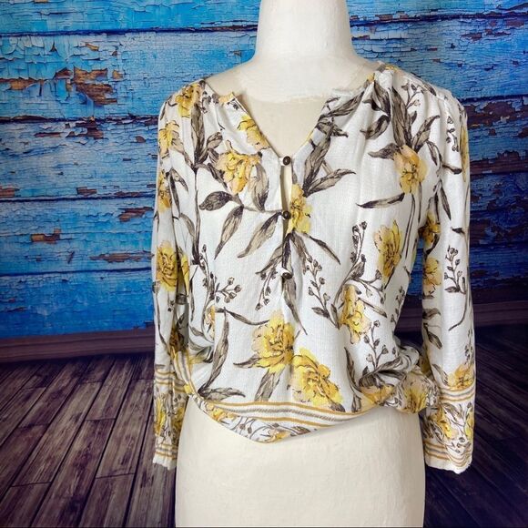 Lucky Brand Tops - Lucky Brand boho white floral top Small